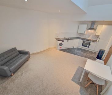 1 bedroom flat to rent - Photo 2