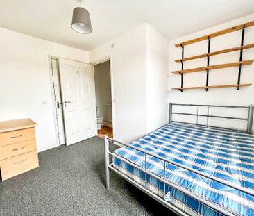 4 bedroom terraced house to rent - Photo 1