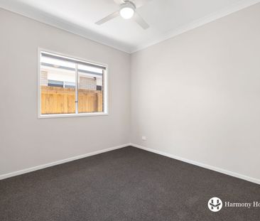 Brand new family home is available now for rent - Photo 6