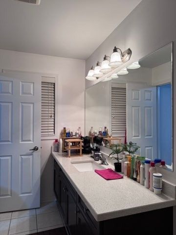 For Lease - 8 Vanhorne Close, Brampton, Ontario - Photo 3