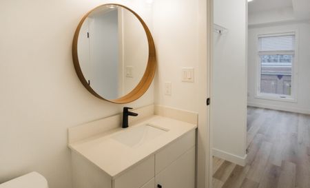 Kingston: Black Accents – 710 Westminster, Winnipeg, MB - Photo 2