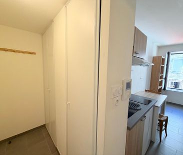 Location Appartement 1 pièce 17m² LA ROCHELLE 17000 - Photo 4