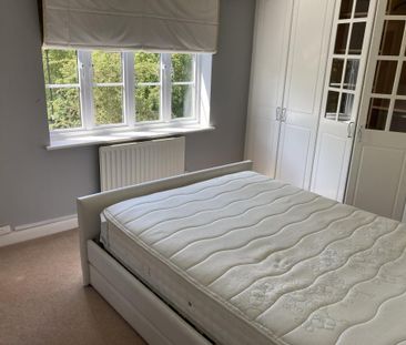 3 bedroom end of terrace house to rent - Photo 3