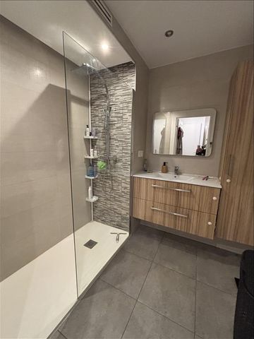 3 pièces - Meublé - 57 m² - 6ème étage - Colocation autorisée - Photo 4