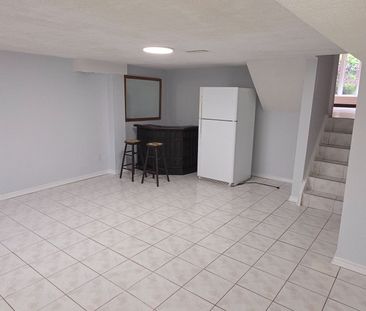 For Lease - 26 Murchison Crescent, Toronto, Ontario - Photo 6