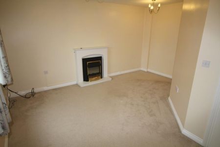 4 bedroom terraced house to rent - Photo 2