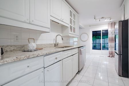 For Lease - 47 Carisbrooke Square Unit# Main & 2nd Flr, Toronto, Ontario - Photo 5
