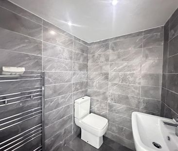 3 bedroom flat to rent - Photo 6