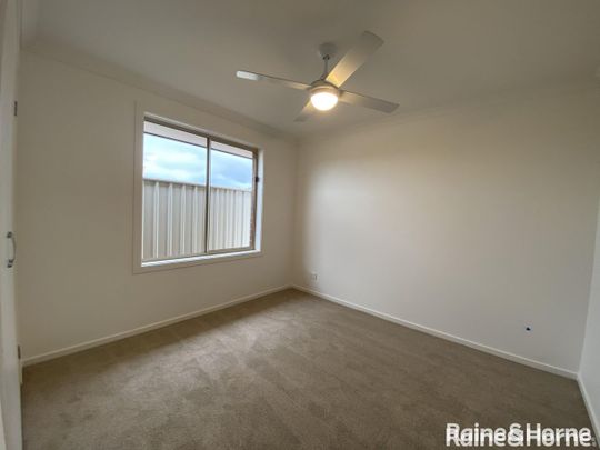 4 Bedroom Family Home with 2 Living Areas! - Photo 1