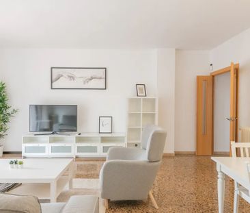 Avinguda del Paral·lel, Barcelona, Catalonia 08015 - Photo 2