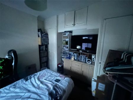 Barossa Road, Camberley, Surrey, GU15 - Photo 4