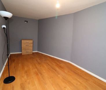 Room in a Shared Flat, Talbot Road, W11 - Photo 2