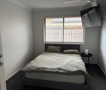Upper Coomera - Photo 6