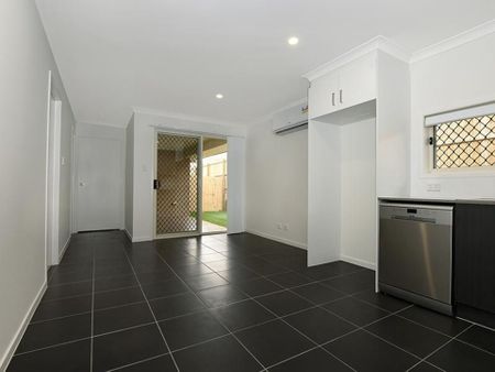Beautiful 2 Bedroom Unit in Ideal Location - Photo 4