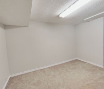 For Lease - 15 Mary Elizabeth Crescent, Markham, Ontario - Photo 6