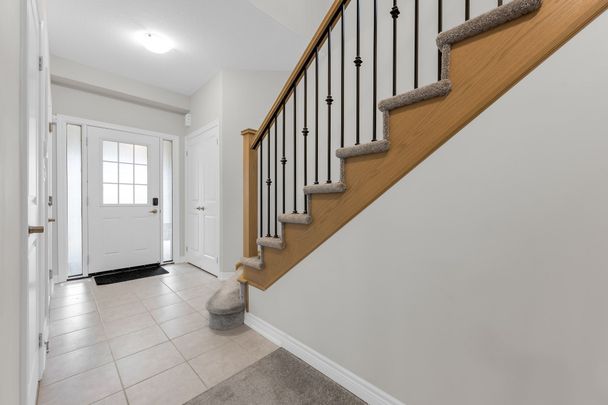 For Lease - 83 Pinot Crescent, Hamilton, Ontario - Photo 1