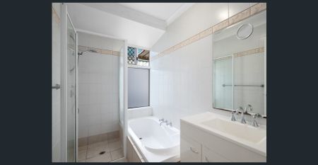 Entertain, unwind and settle into something special! - Photo 2