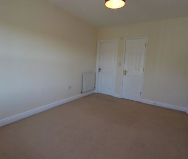 Updown Hill, Haywards Heath, RH16 - Photo 2