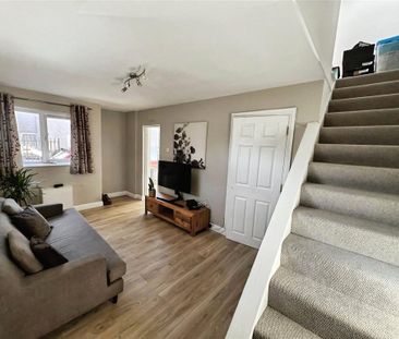 3 bedroom end of terrace house to rent - Photo 3