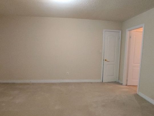 For Lease - 9 Alfred Paterson Drive, Markham, Ontario - Photo 1