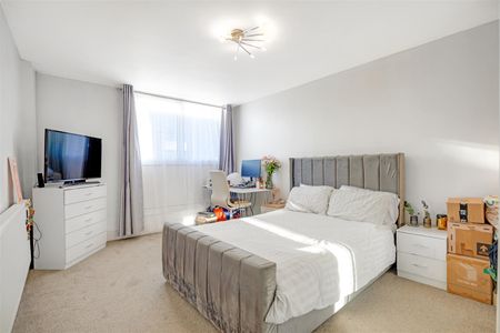 House To Let - Photo 2