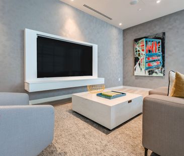 For Lease - 3900 Confederation Parkway Unit# 5211, Mississauga, Ont... - Photo 2