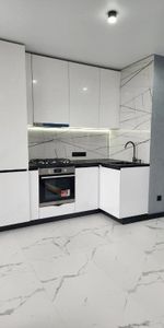 Va oferim spre închiriere un apartament 2 camere zona Bd Decebal - Fotografie 3