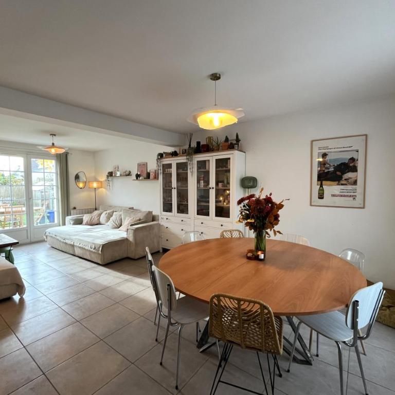 MONTBRÉ - Maison d'habitation de Type 5 d'environ 96m² habitables sur sous-sol total. - Photo 1