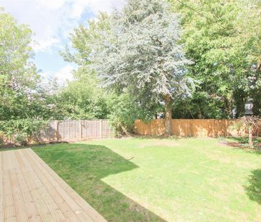 4 bedroom semi-detached house to rent - Photo 6