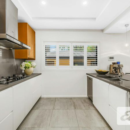 Full Brick House - Photo 3