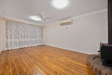 27 Queenscliff Drive, 2560, Woodbine Nsw - Photo 4