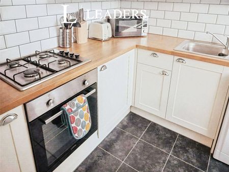 1 bedroom apartment to rent Poole Hill, Bournemouth, BH2 - Photo 4