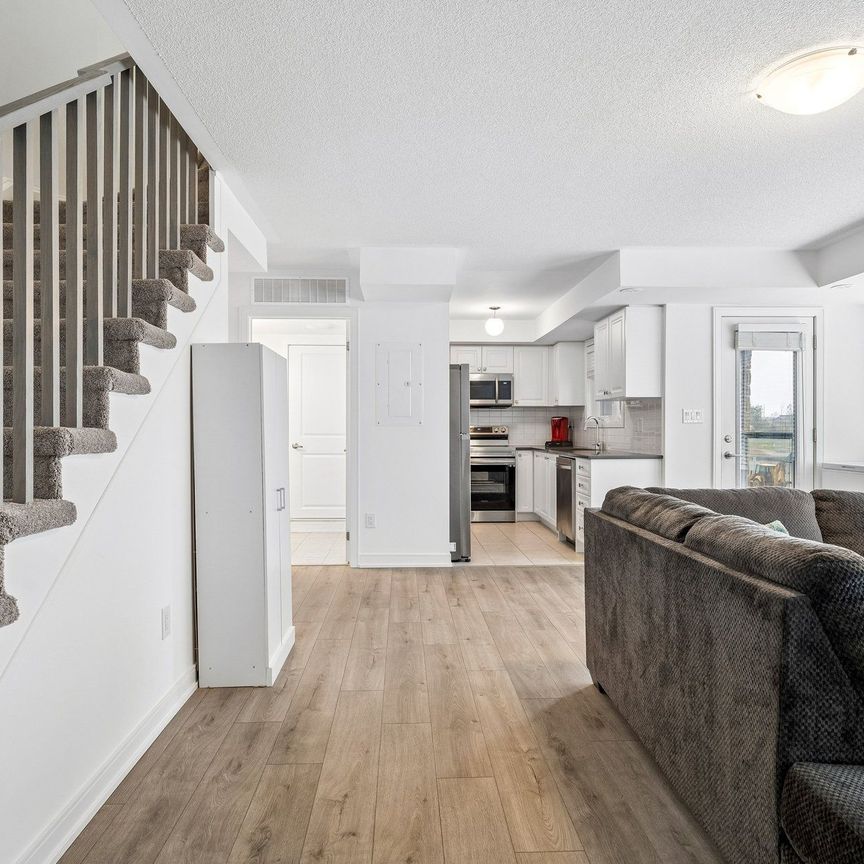 For Lease - 117 Appletree Lane, Barrie, Ontario - Photo 1