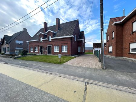 Recent gerenoveerde HOB met 3 slaapkamers, oprit en garage te Oostrozebeke! - Foto 5