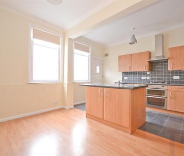 2 bedroom end of terrace house to rent - Photo 6