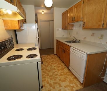 Sunset Manor | 1304 1 Ave., Wainwright - Photo 1