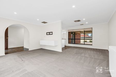 84 Carruthers Drive, Modbury North - Photo 4
