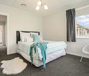 This well-presented home offers comfortable living in a convenient ... - Photo 3