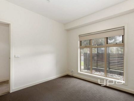 Charming Duplex in Convenient Fawkner Location - Photo 4