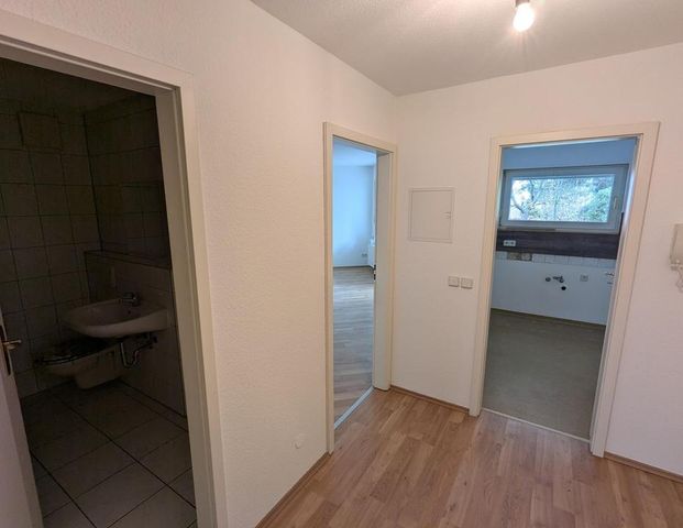 Attraktive 2-Zimmer-Wohnung l Balkon l Aufzug l TG Stellplatz - Foto 1