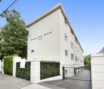 Bright & Private One-Bedroom Apartment in Prime South Yarra Location! - Photo 6