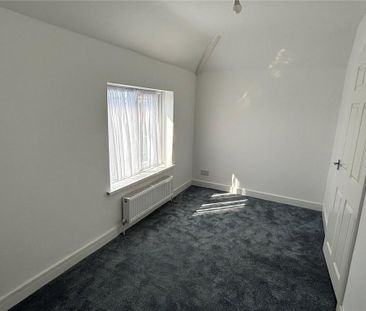 2 bedroom semi-detached house to rent - Photo 4