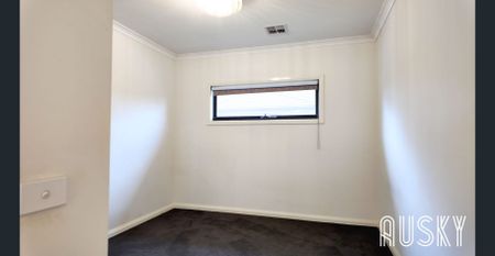 FOR LEASE – Modern 4-Bedroom Townhouse in Croydon North - Photo 2