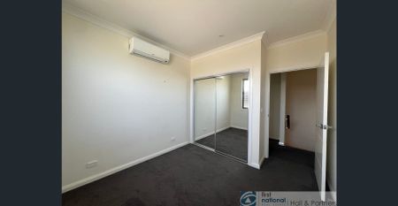 TOWNHOUSE IN GREAT LOCATION - Photo 2