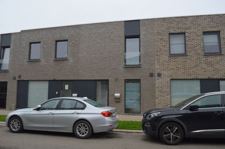 Recente rijwoning in Heule met 3 slaapkamers en carport - Photo 2