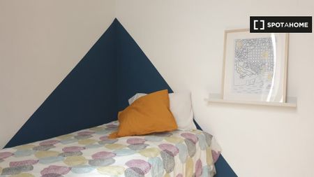 barcelona, Catalonia 08004 - Photo 2