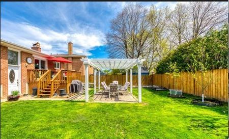 For Lease - 12 Bowshelm Court, Mississauga, Ontario - Photo 2