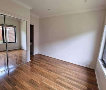 Bentleigh East - Photo 3