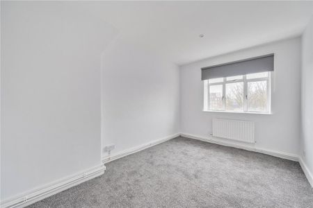 3 bedroom apartment to rent - Photo 3