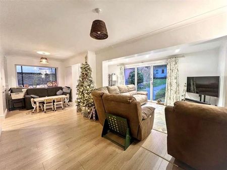 Dereham Road, Norwich, NR5 - Photo 2